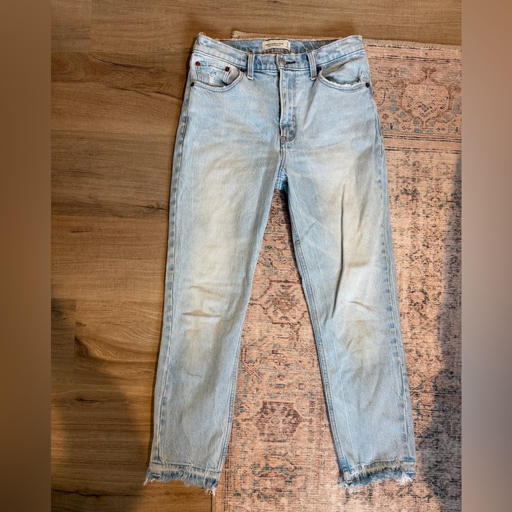 Abercrombie & Fitch High Rise Mom Jeans